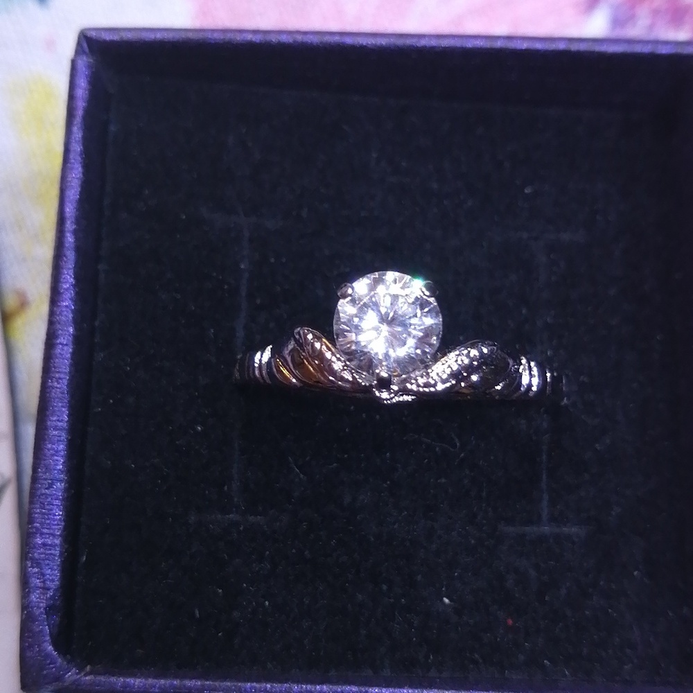 Lind Silver 925 Cubic Zirconia Vintage Unisex Ring Size 12, Gift Box